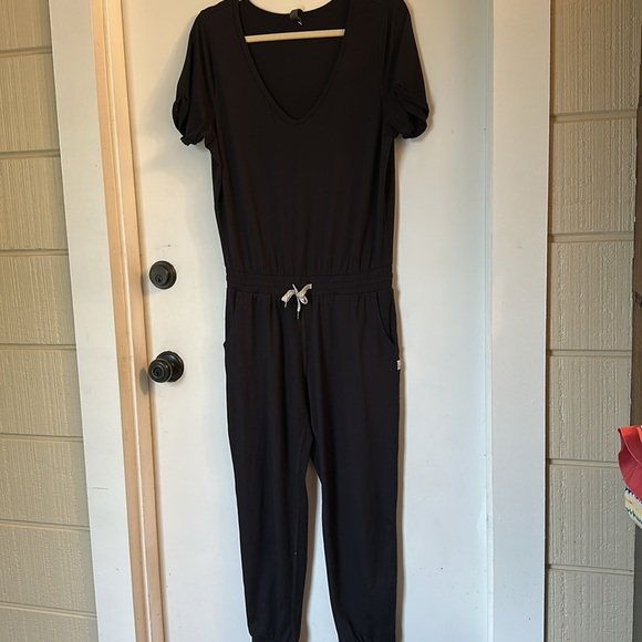 Vuori Jumpsuit black size medium - Picture 2 of 8